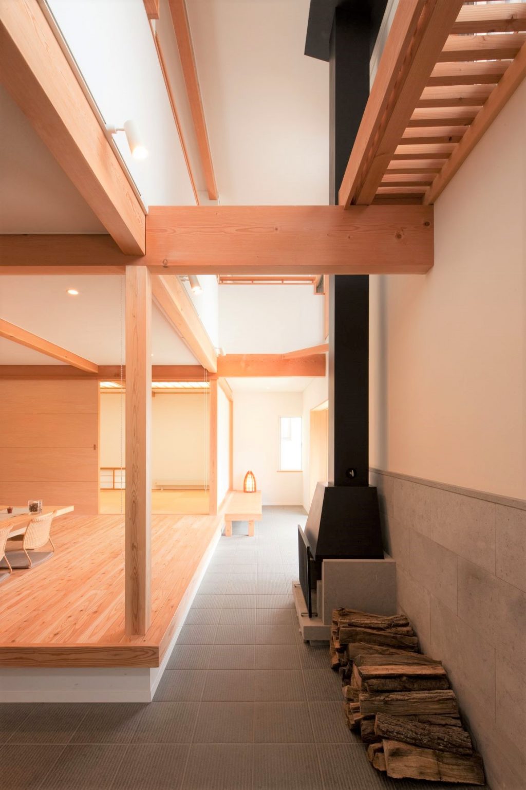 玄関土間って 家族の遊び場や収納に便利 自由に楽しめる 玄関土間 とは